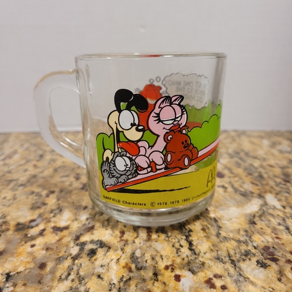 1980 vintage McDonald's Garfield coffee mug - Picture 2 of 3